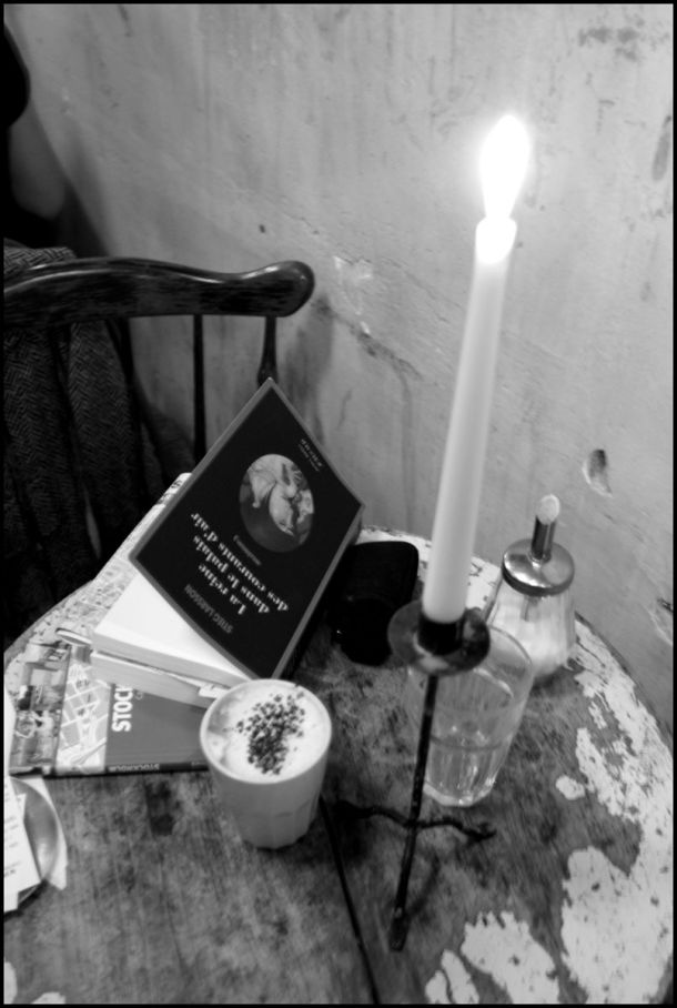Foto_Yseult_Drago_Table_with_candlelight_1
